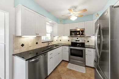 Welcome to your slice of island living in the heart of Holmes - photo 6