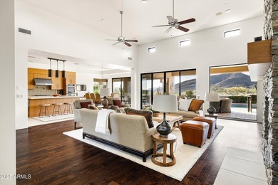 Soaring ceilings and walls of glass that open up to panoramic - photo 3