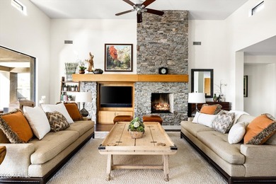 Soaring ceilings and walls of glass that open up to panoramic - photo 7