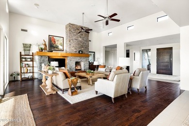 Soaring ceilings and walls of glass that open up to panoramic - photo 8