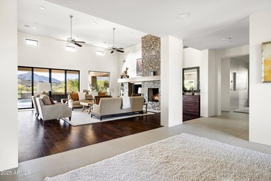 Soaring ceilings and walls of glass that open up to panoramic - photo 10