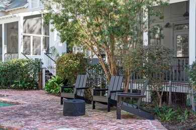 Set within Old Shell Point, this residence has been thoughtfully - photo 11