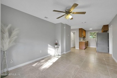 Charming Bungalow on 4.99 Acres on the Water Welcome to your - photo 13