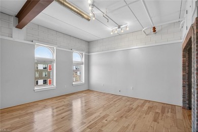 TOP-FLOOR PENTHOUSE VIBES|THE ULTIMATE URBAN LAUNCH! Why settle