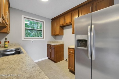 Charming Bungalow on 4.99 Acres on the Water Welcome to your - photo 18