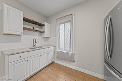 Welcome to this beautifully renovated, move-in-ready 5-bedroom - photo 18