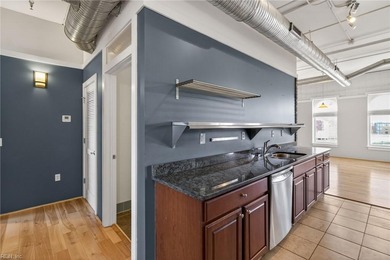 TOP-FLOOR PENTHOUSE VIBES|THE ULTIMATE URBAN LAUNCH! Why settle