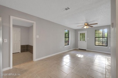 Charming Bungalow on 4.99 Acres on the Water Welcome to your - photo 22