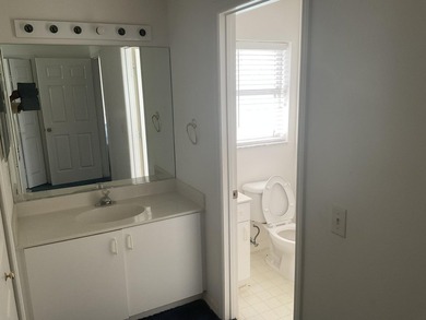 Welcome to this immaculate Home with an open Plan. Enjoy an - photo 23