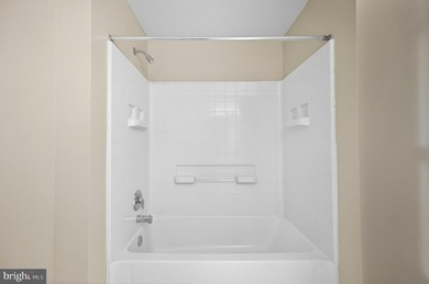GREAT NEW PRICE on this freshly painted top floor unit with - photo 24