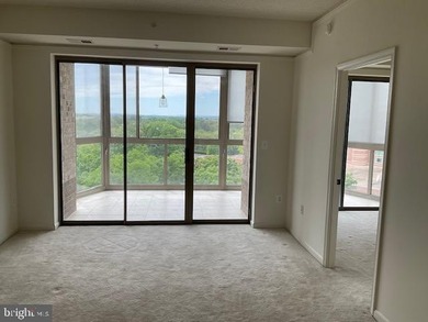 GREAT NEW PRICE on this freshly painted top floor unit with - photo 25