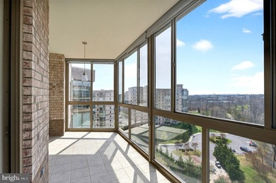 GREAT NEW PRICE on this freshly painted top floor unit with - photo 26
