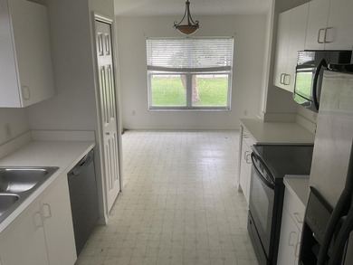 Welcome to this immaculate Home with an open Plan. Enjoy an - photo 31