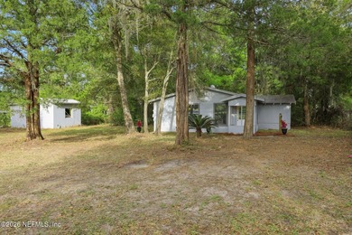 Charming Bungalow on 4.99 Acres on the Water Welcome to your - photo 36