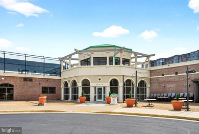 GREAT NEW PRICE on this freshly painted top floor unit with - photo 41
