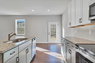Discover easy, modern living in King's Pointe, Fairlawn's newest - photo 14