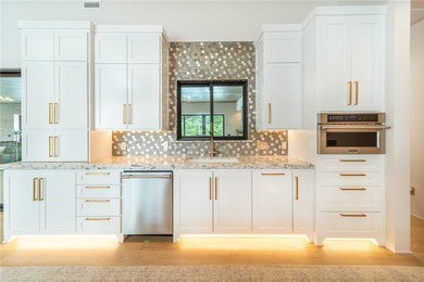 This one-level showstopper in the gated Clear Creek Golf Course - photo 15