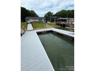Welcome to your Lake Norman waterfront home! Drought resistant - photo 19