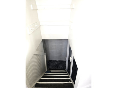 Bungalow style home on .5 acres in Saydel school system in NE