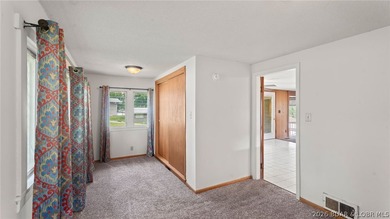 Charming 3-bedroom, 1-bath cabin offering all main-level living - photo 28