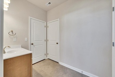 Discover easy, modern living in King's Pointe, Fairlawn's newest - photo 30