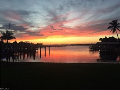 VIEWS, VIEWS, VIEWS!!! Welcome to your slice of paradise on - photo 34