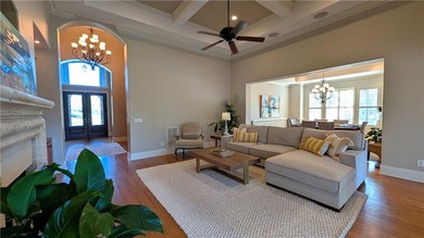 Elegant brick home in the wonderful Grove Hill! Neighborhood - photo 4