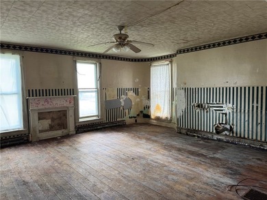 Calling all investors! Ripe for flipping. ----- Solid home with - photo 13