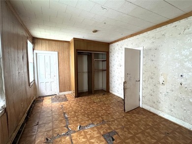 Calling all investors! Ripe for flipping. ----- Solid home with - photo 20