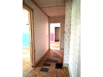Calling all investors! Ripe for flipping. ----- Solid home with - photo 27