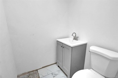 Magnificent structure destined to be a 3-Family home, being sold - photo 31