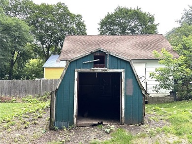 Calling all investors! Ripe for flipping. ----- Solid home with - photo 34