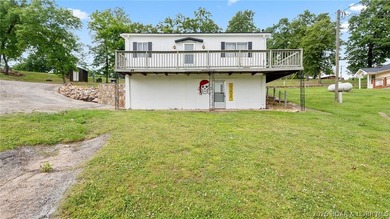 Move-in ready lakeview cabin featuring 2 bedrooms, 1 bath, and - photo 37