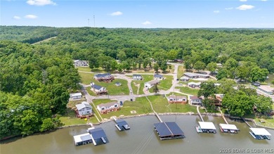 Move-in ready lakeview cabin featuring 2 bedrooms, 1 bath, and - photo 40