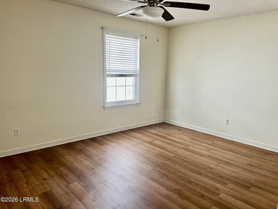 THIS IS ONE SWEET PROPERTY IN A TOP NOTCH LOCATION. PERFECT AS A - photo 17