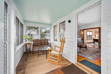 TOTALLY UPDATED! Crepe Myrtle Cottage is a circa 1940's 3 - photo 5