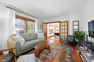 TOTALLY UPDATED! Crepe Myrtle Cottage is a circa 1940's 3 - photo 8