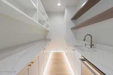 MODERN CRAFTSMAN ESTATE IN PRESTIGIOUS BLACK ROCK Set within the - photo 33