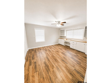 Looking for room to spread out? This beautifully updated home - photo 11