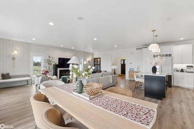 Gorgeous doesn't even begin to describe this 4 bedroom, 3-bath - photo 11