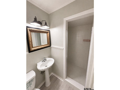 Looking for room to spread out? This beautifully updated home - photo 12