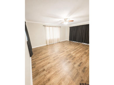 Looking for room to spread out? This beautifully updated home - photo 16