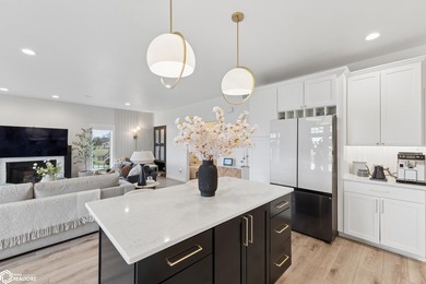 Gorgeous doesn't even begin to describe this 4 bedroom, 3-bath - photo 16