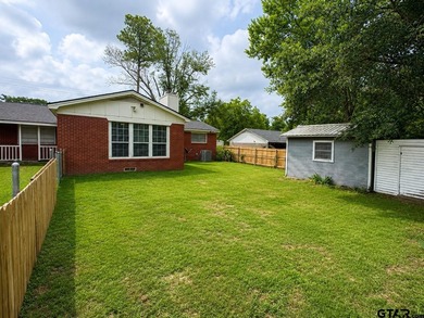 Looking for room to spread out? This beautifully updated home - photo 19