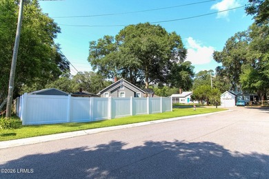 Downtown Beaufort Charm Meets Modern Luxury. Step into a - photo 27