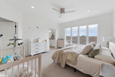 Gorgeous doesn't even begin to describe this 4 bedroom, 3-bath - photo 27