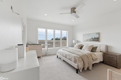 Gorgeous doesn't even begin to describe this 4 bedroom, 3-bath - photo 28