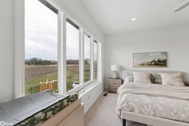 Gorgeous doesn't even begin to describe this 4 bedroom, 3-bath - photo 33