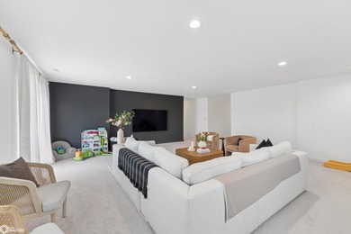 Gorgeous doesn't even begin to describe this 4 bedroom, 3-bath - photo 36