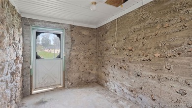 Move-in ready lakeview cabin offering 3 bedrooms, 2 baths, and - photo 42